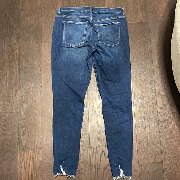 These are H&M jeans only worn once. They are a size 12 and and cropped to ankle. - Picture 2 of 2